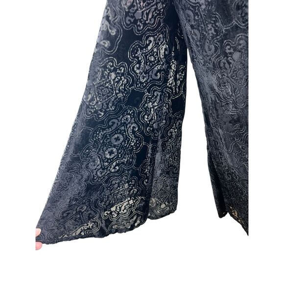 Show me your MuMu knock out mini black damask velvet bell sleeve dress Medium - Picture 6 of 13